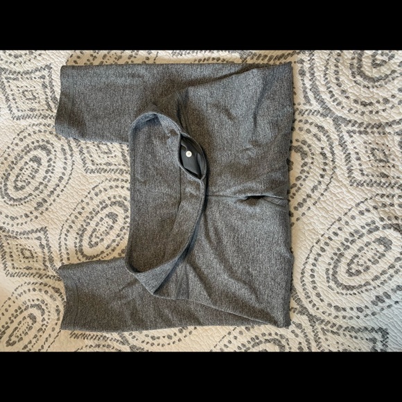Lululemon yoga capris - Picture 2 of 2